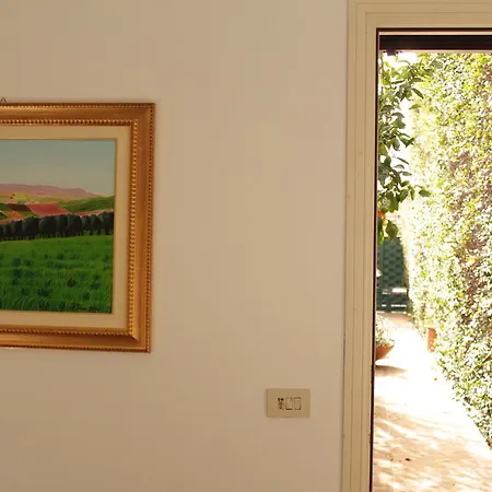 Casa Chinaski Bed & Breakfast 3*